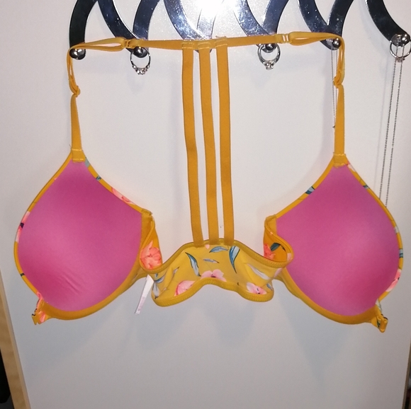BNWOT Victoria's secret push-up bra - front clasp - Picture 3 of 7